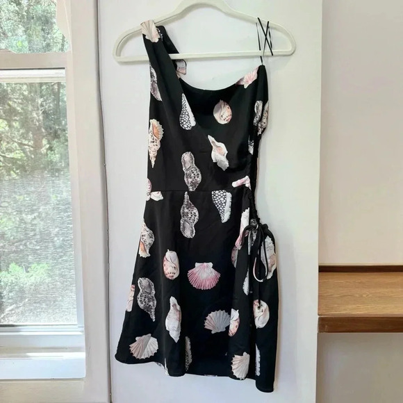 NWT Show Me Your MuMu Kenz Mini Dress Seashell Mini Black Satin Medium - Picture 14 of 17